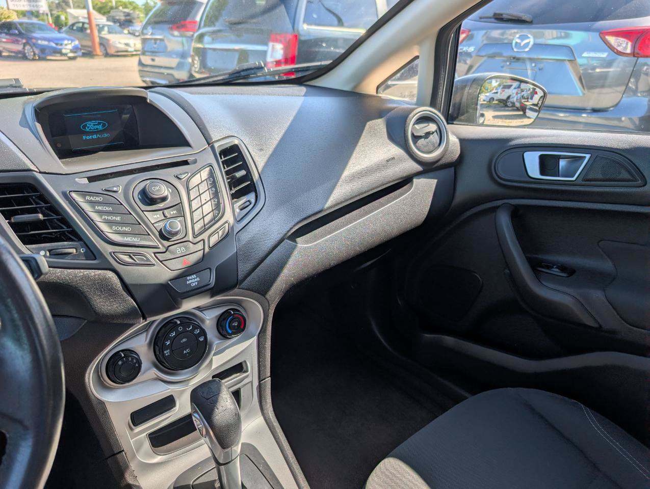 Used 2015 Ford Fiesta SE FWD image 21