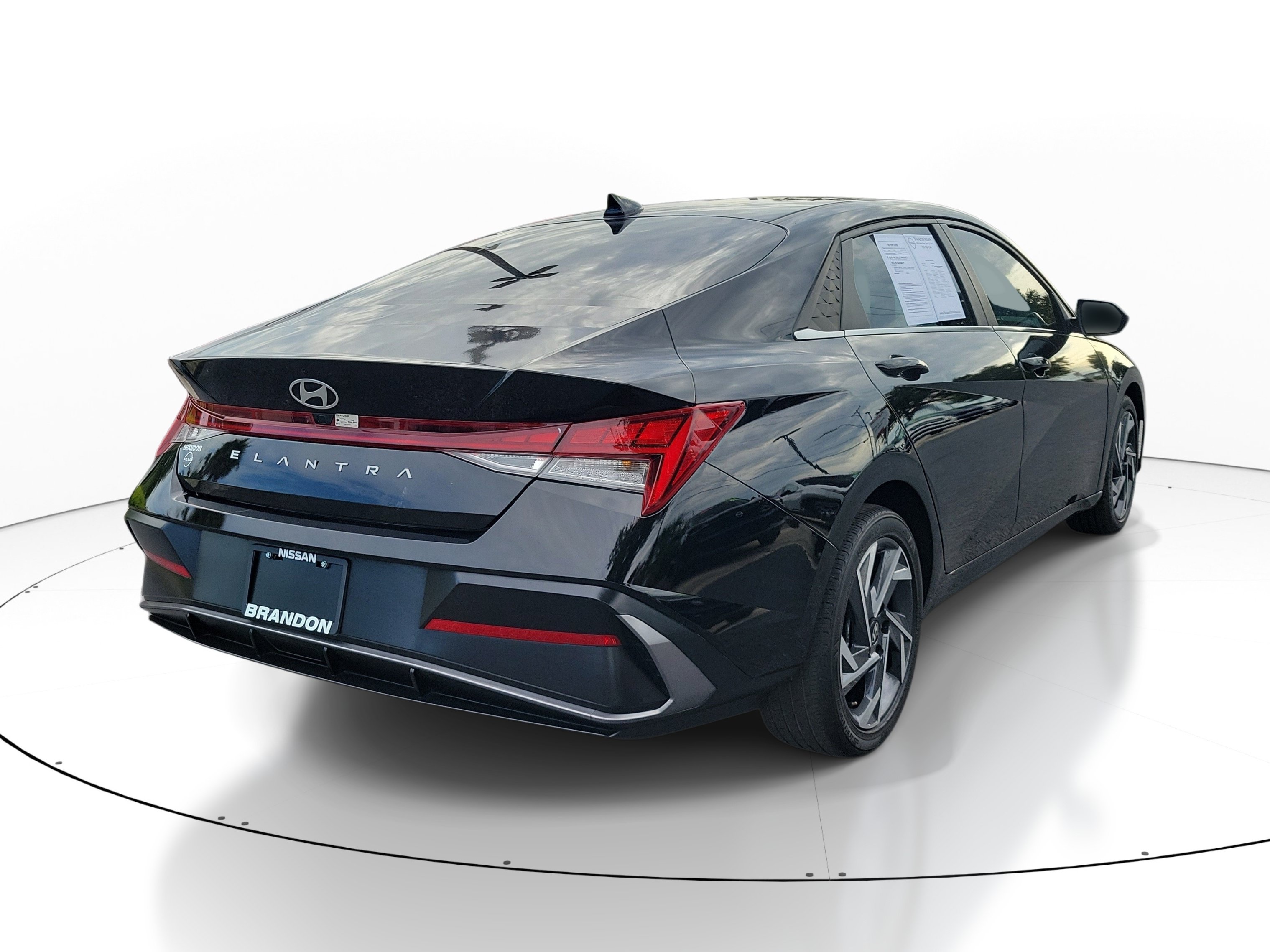 Used 2024 Hyundai Elantra SEL w/ Convenience Package FWD image 7