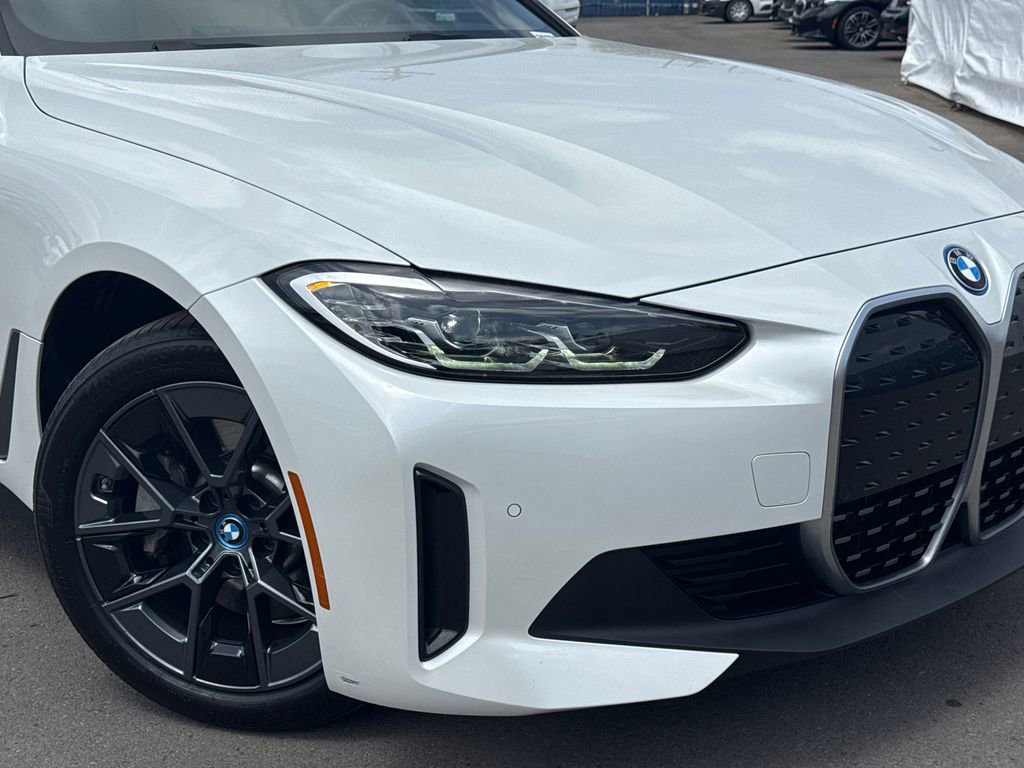 Certified 2022 BMW i4 eDrive40 w/ Premium Package RWD image 6