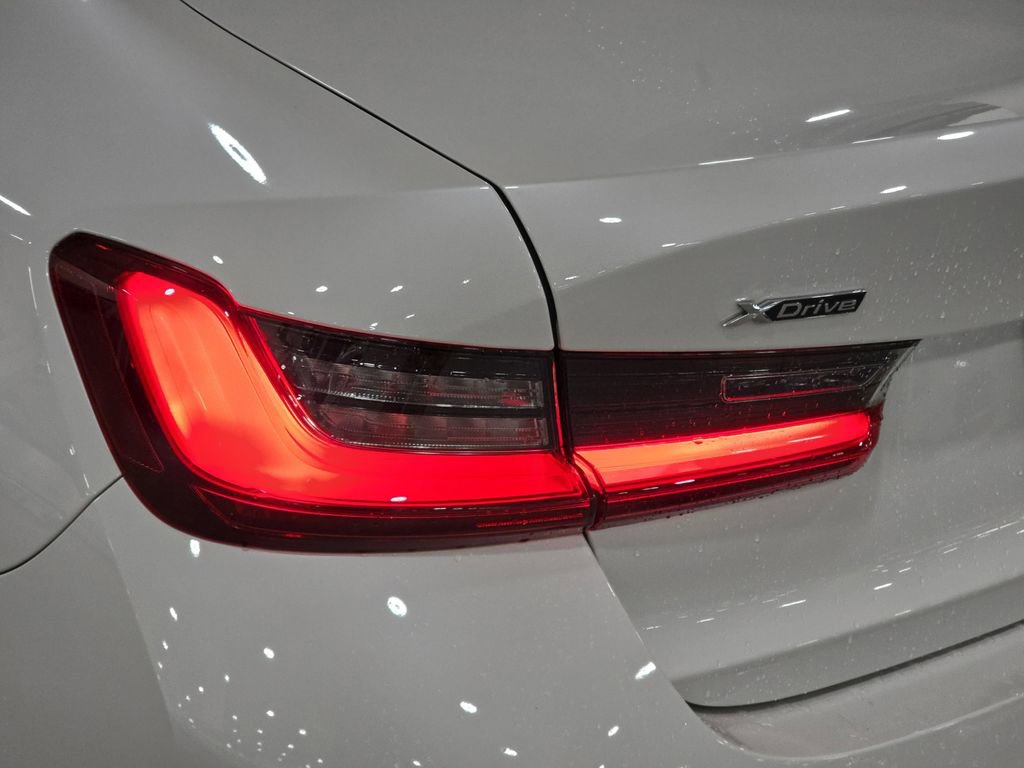 Used 2023 BMW 330i xDrive Sedan w/ Premium Package image 28