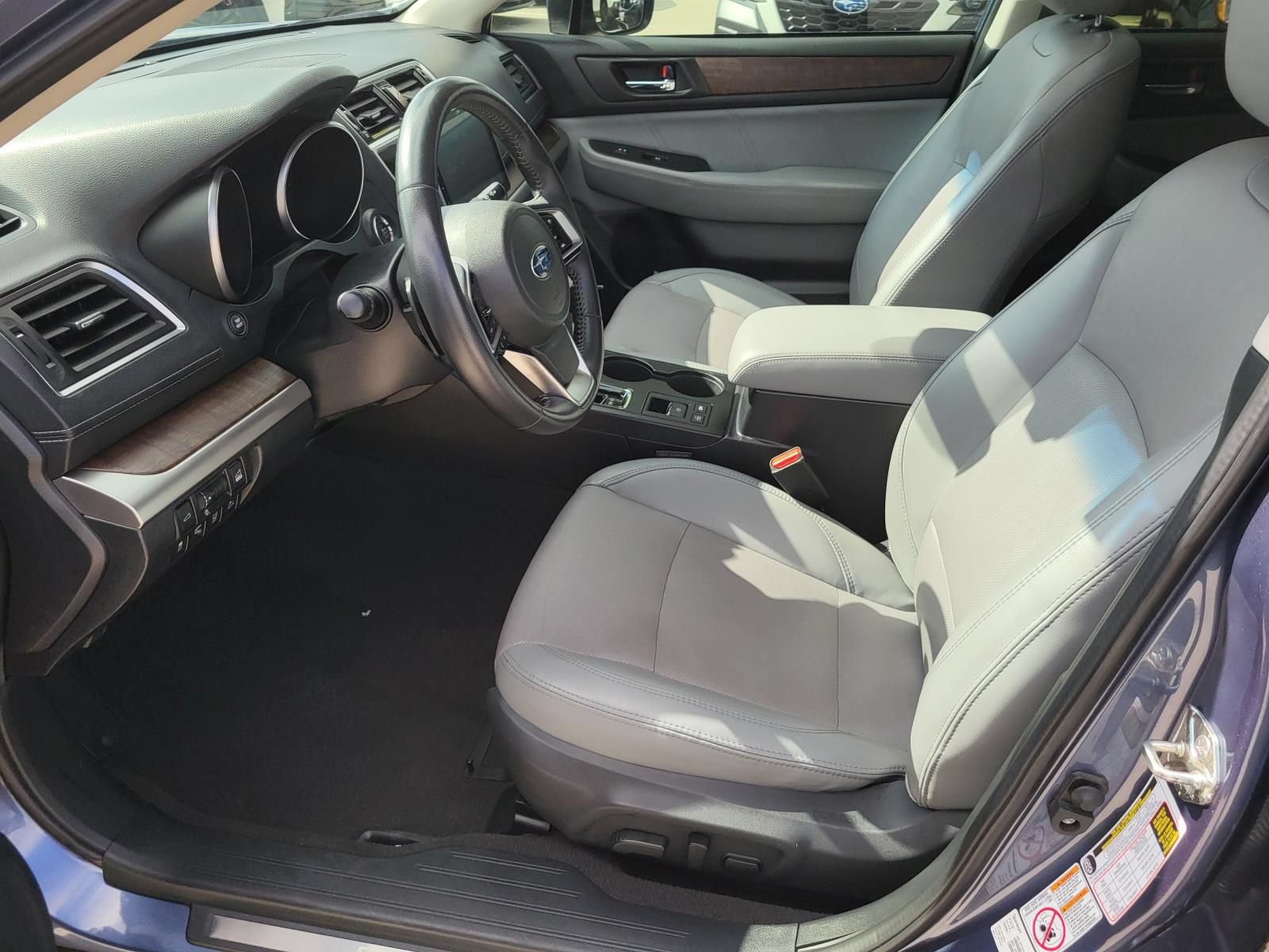 Used 2018 Subaru Outback 3.6R Limited AWD/4WD image 23