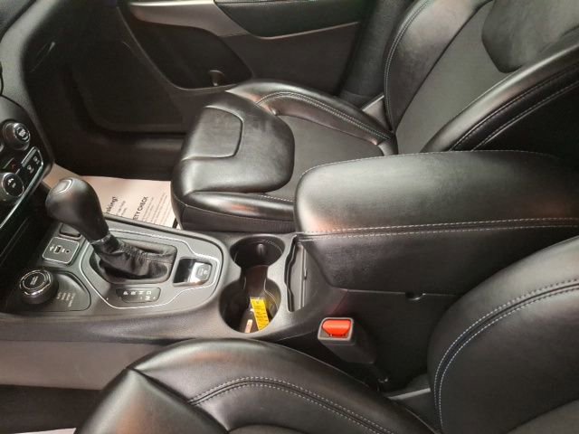 Used 2021 Jeep Cherokee Latitude Plus image 25