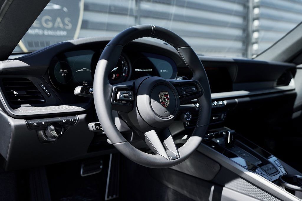Used 2024 Porsche 911 Carrera 4S w/ Premium Package image 32