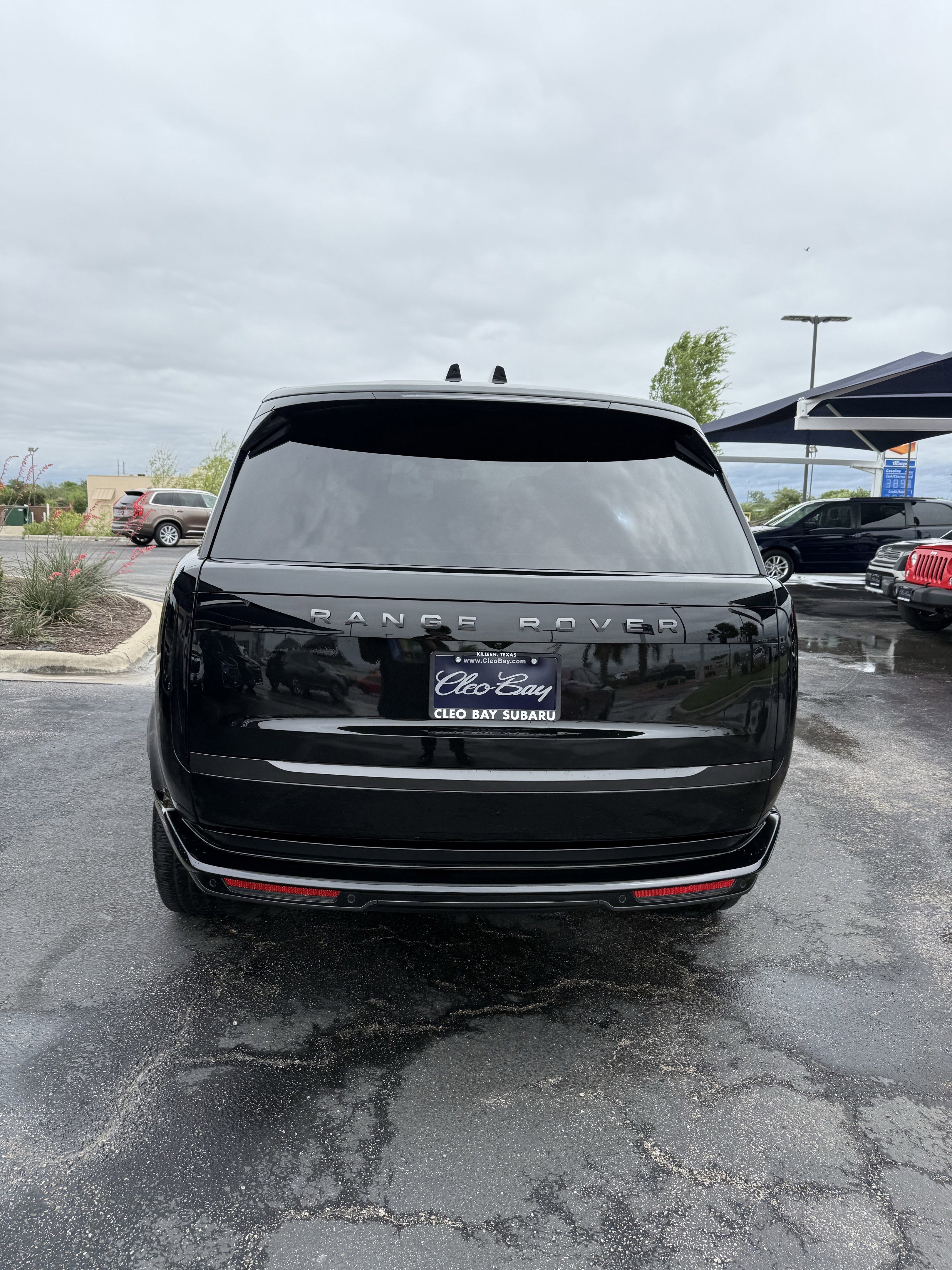 Used 2025 Land Rover Range Rover Long Wheelbase SE AWD/4WD image 6