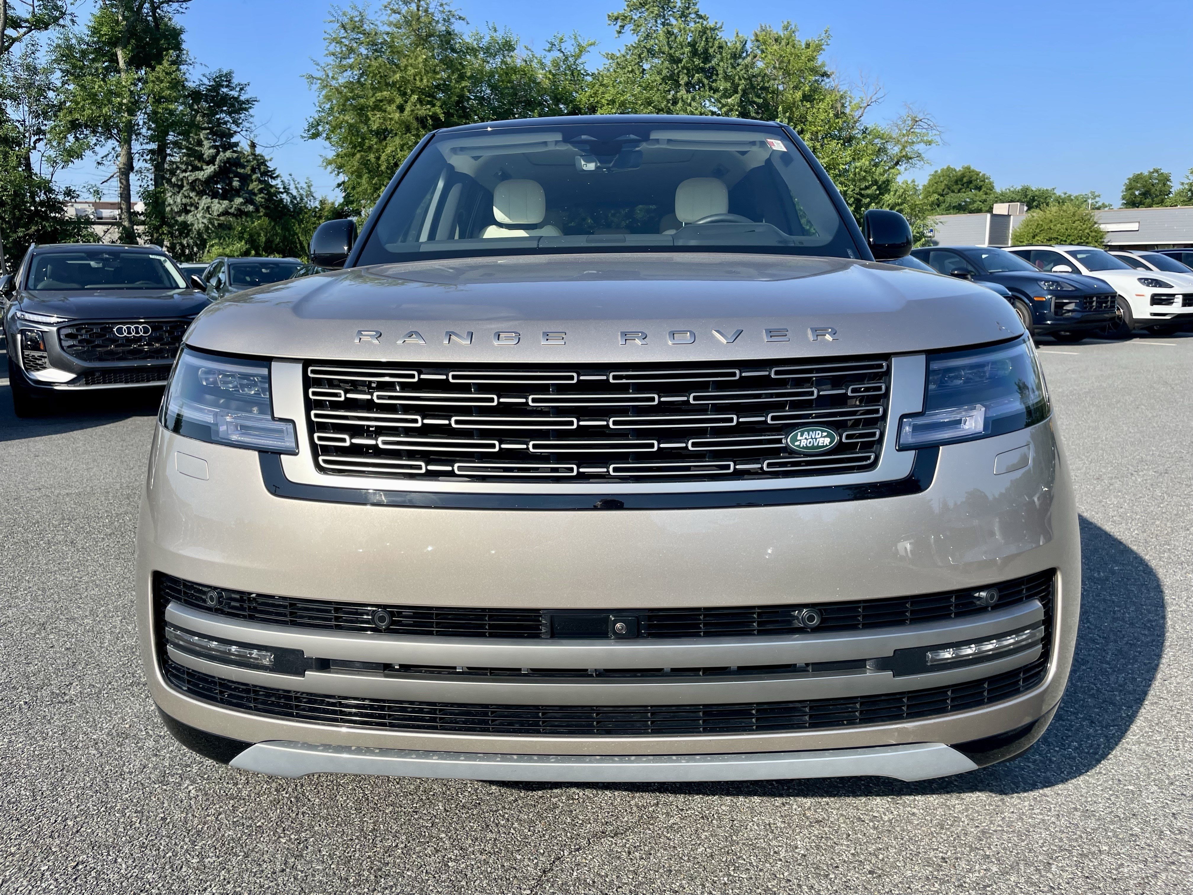 Used 2026 Land Rover Range Rover Long Wheelbase SE AWD/4WD image 2