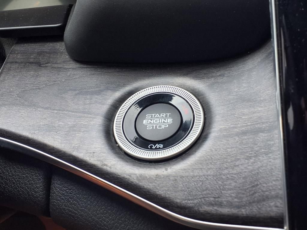 Used 2021 Jeep Grand Cherokee L Overland w/ Luxury Tech Group IV image 32