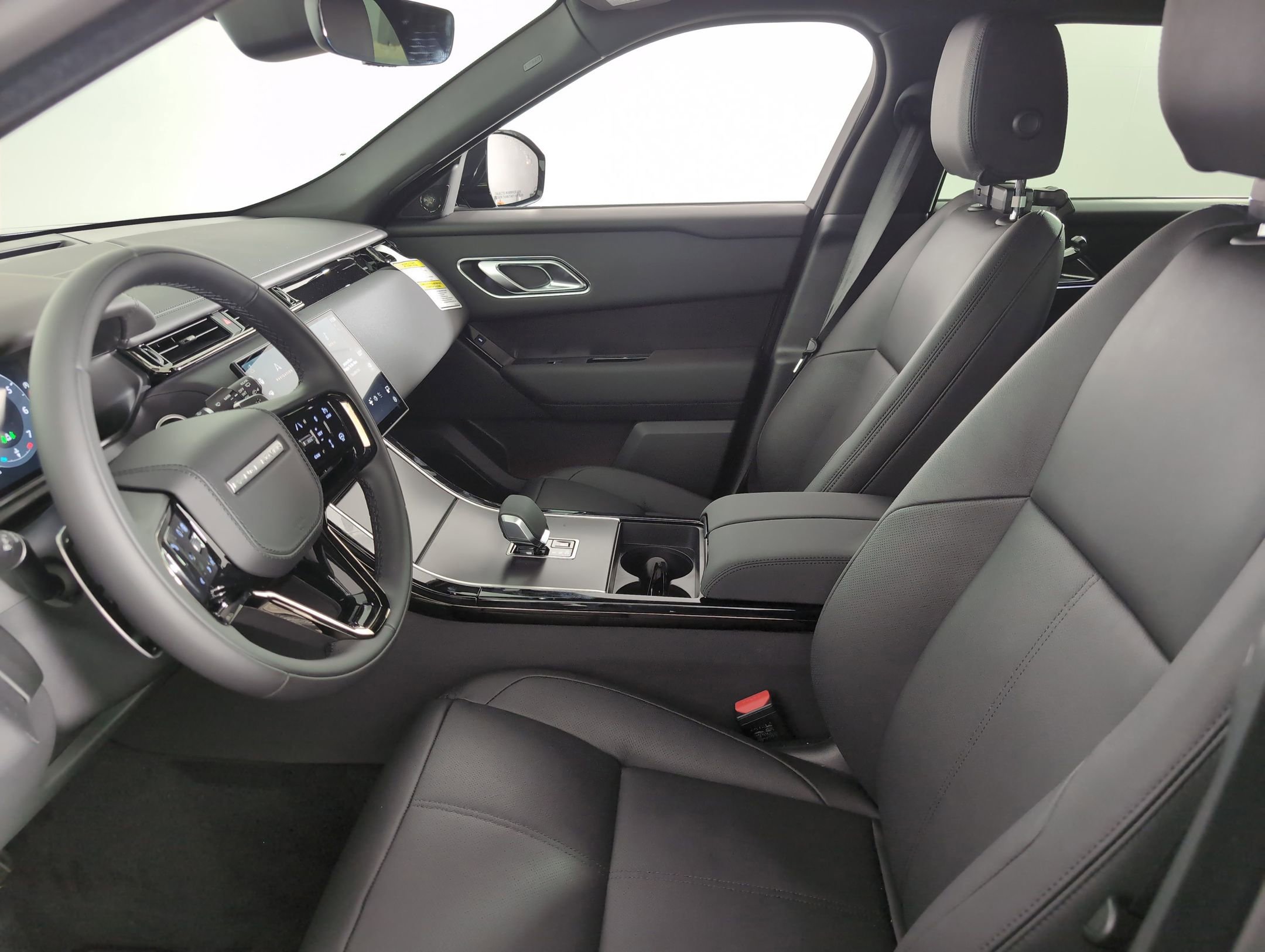 Used 2026 Land Rover Range Rover Velar Dynamic SE image 5