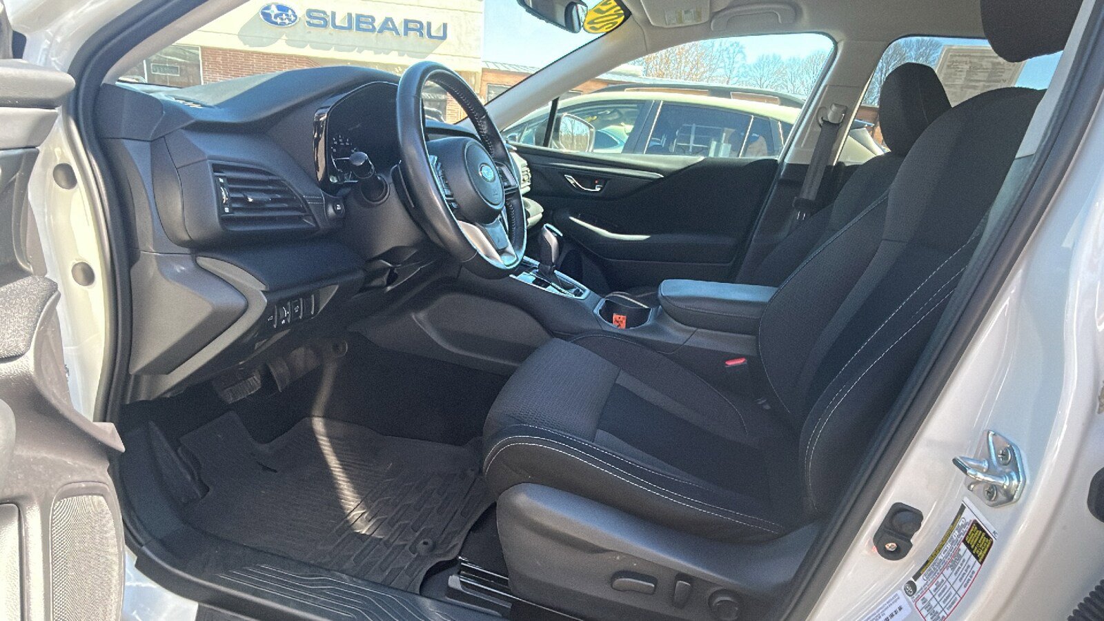 Used 2023 Subaru Outback Premium AWD/4WD image 27