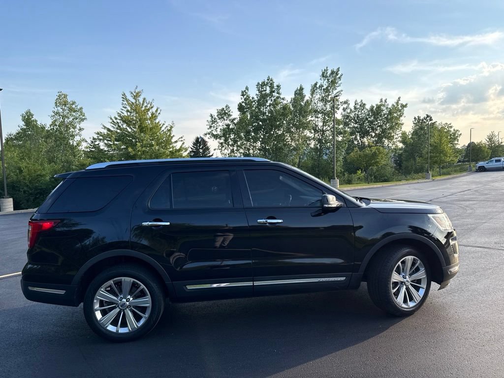Used 2019 Ford Explorer Limited w/ Class III Trailer Tow Package AWD/4WD image 2