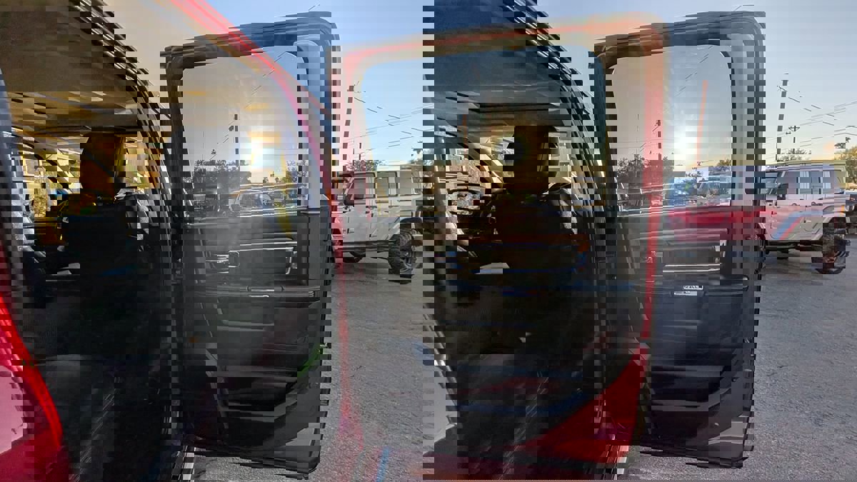 Used 2014 RAM 1500 Laramie w/ Convenience Group image 29