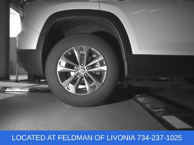 Used 2025 Chevrolet Equinox LT FWD image 32