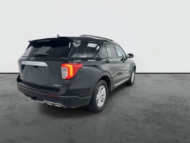 Used 2021 Ford Explorer XLT w/ Equipment Group 202A AWD/4WD image 3