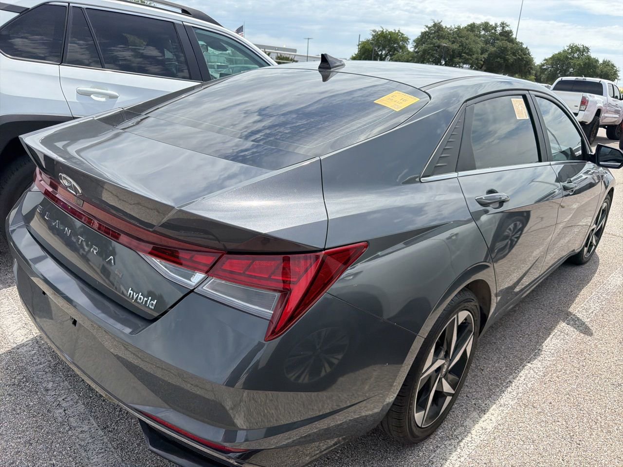 Used 2023 Hyundai Elantra Limited FWD image 6