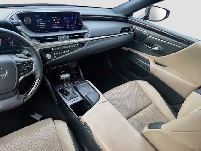 Used 2021 Lexus ES 300h Ultra Luxury w/ Accessory Package 2 FWD image 19