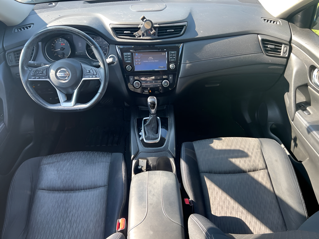 Used 2017 Nissan Rogue SV w/ Sun & Sound Touring Package AWD/4WD image 18