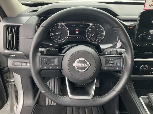 Used 2023 Nissan Pathfinder SL w/ Black Appearance Package AWD/4WD image 19