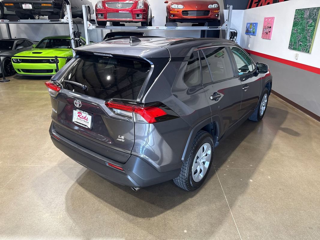 Used 2021 Toyota RAV4 LE AWD/4WD image 40