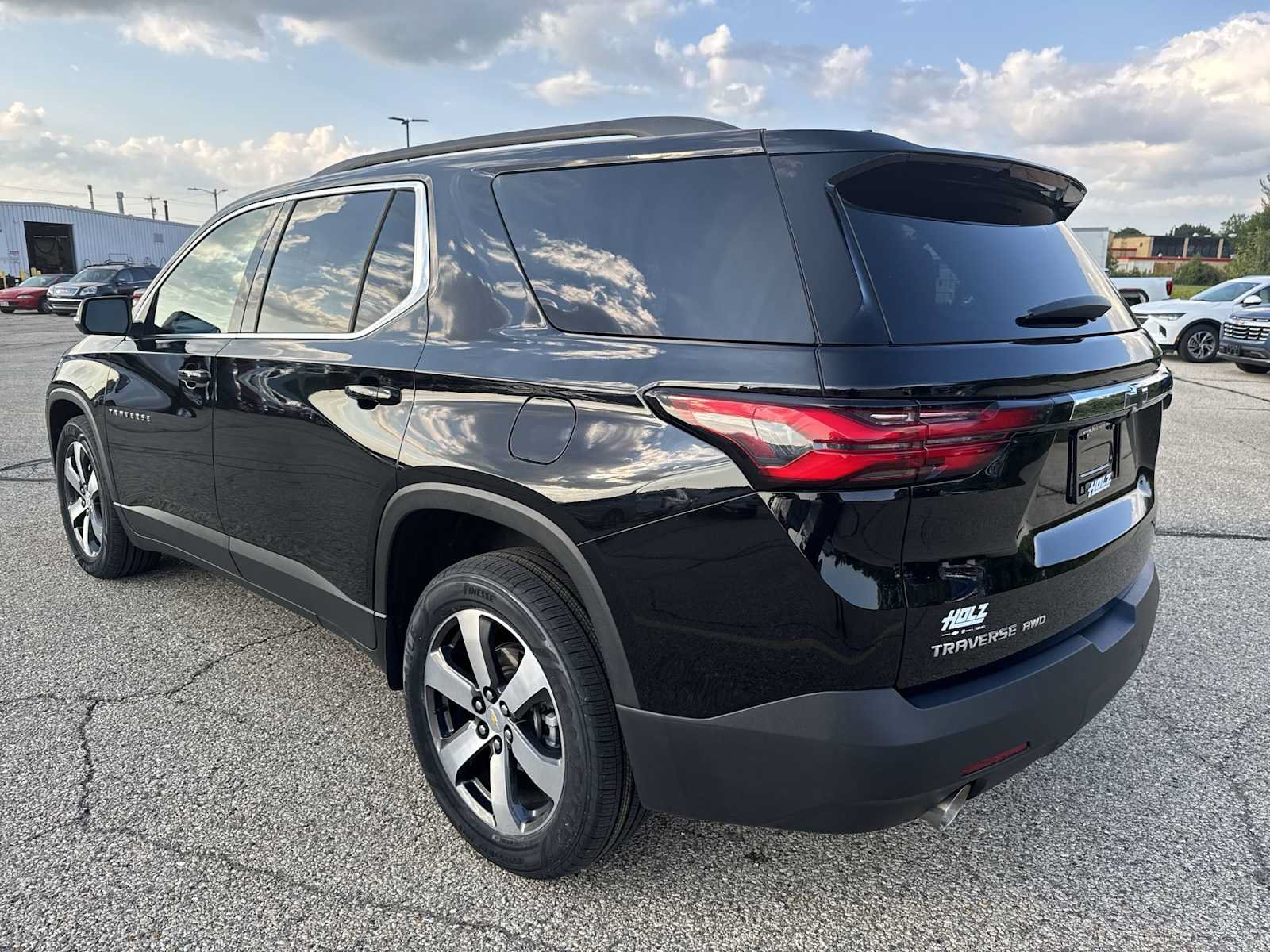 Certified 2023 Chevrolet Traverse LT w/ LT Premium Package AWD/4WD image 4