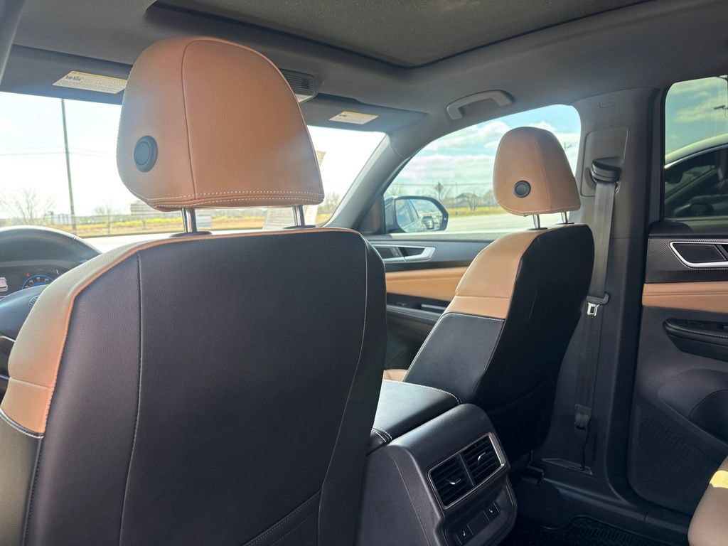 Used 2024 Volkswagen Atlas Cross Sport SEL R-Line image 27