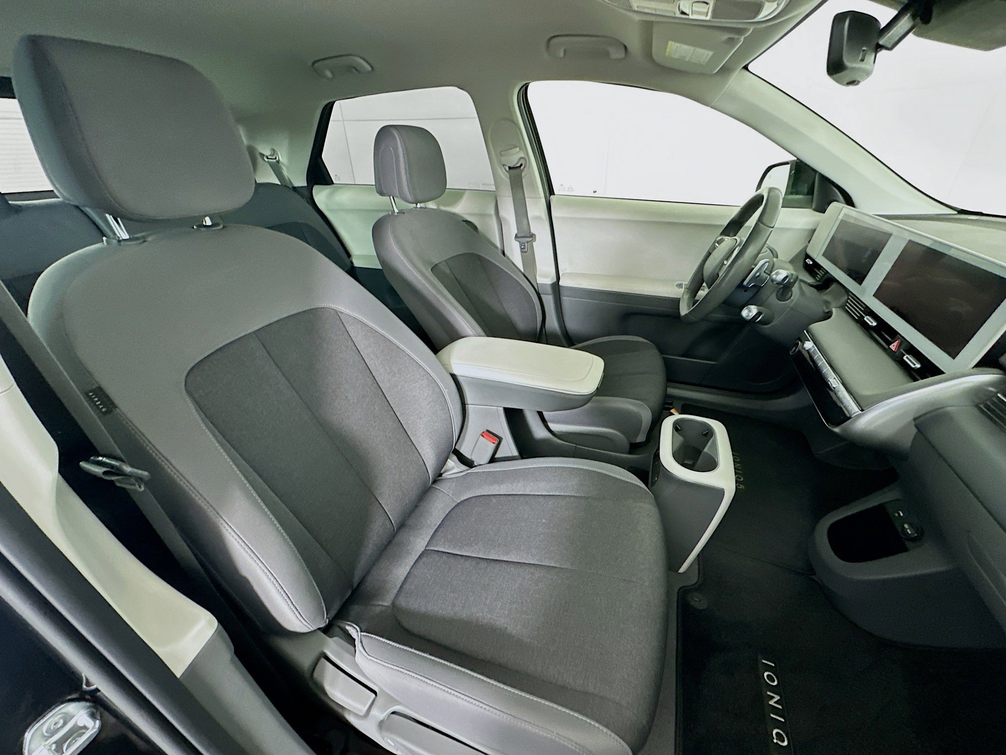 Used 2024 Hyundai Ioniq 5 SEL RWD image 30