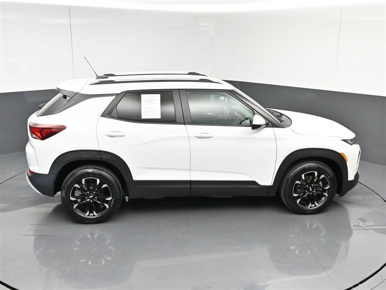 Used 2022 Chevrolet TrailBlazer LT w/ Convenience Package FWD image 24