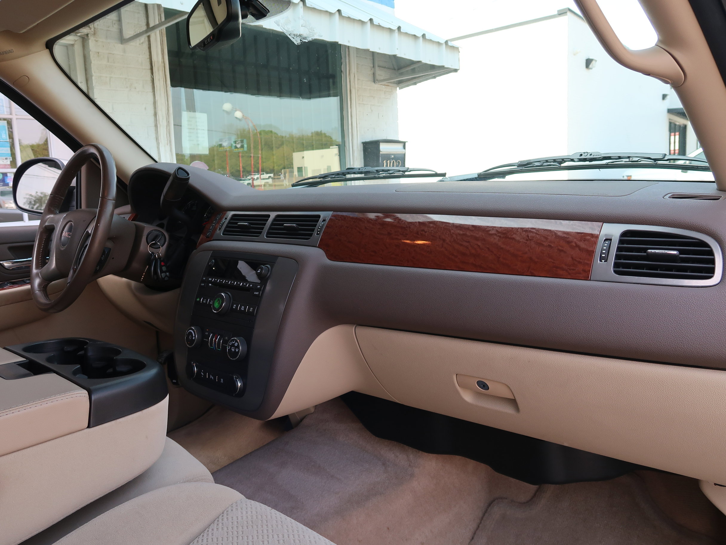 Used 2008 GMC Yukon XL SLE w/ Convenience Package RWD image 21