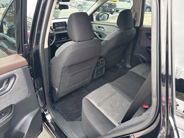 Used 2021 Nissan Rogue SV image 38