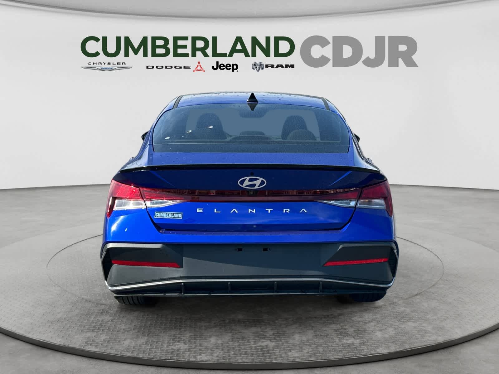 Used 2025 Hyundai Elantra Sport FWD image 5