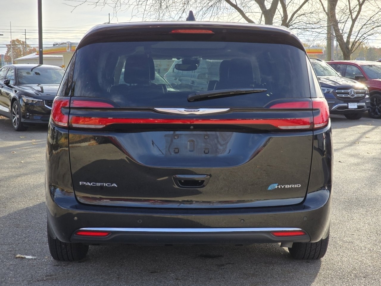 Used 2022 Chrysler Pacifica Limited w/ Uconnect Theater Family Group image 20