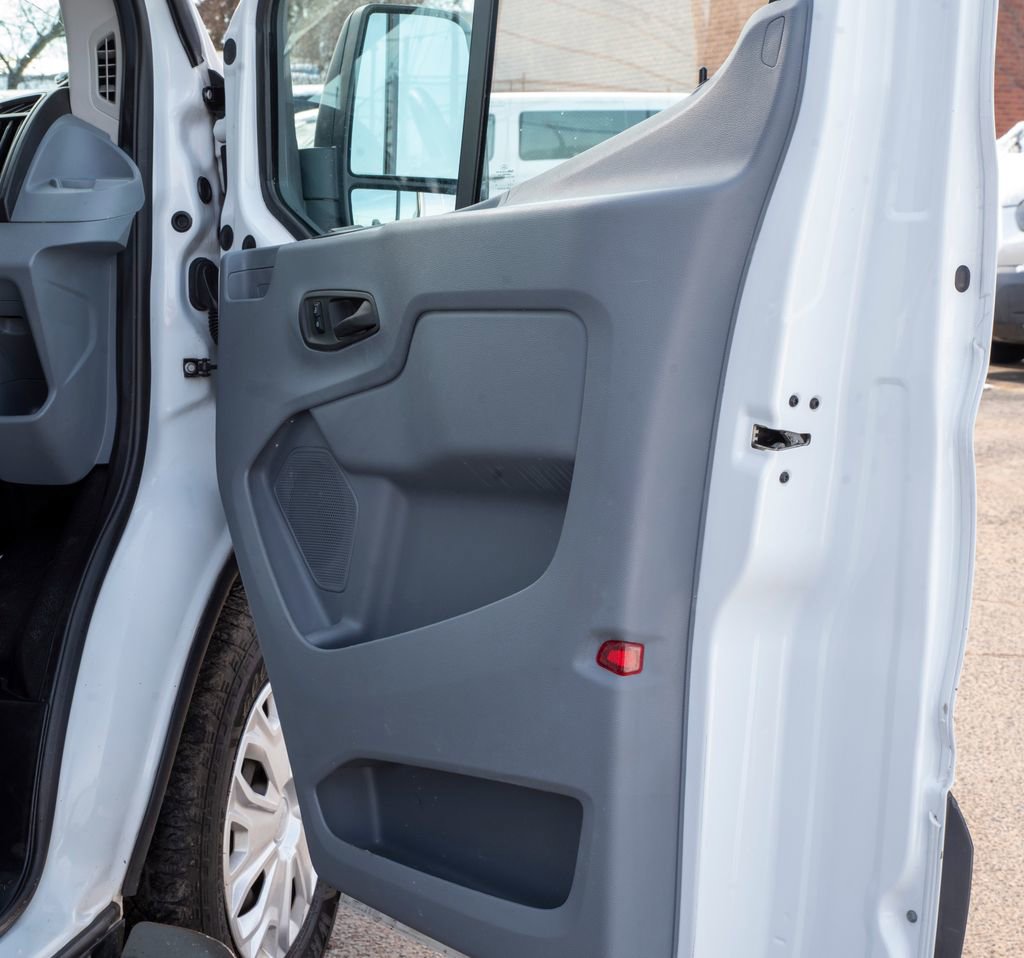 Used 2018 Ford Transit 150 XL image 17