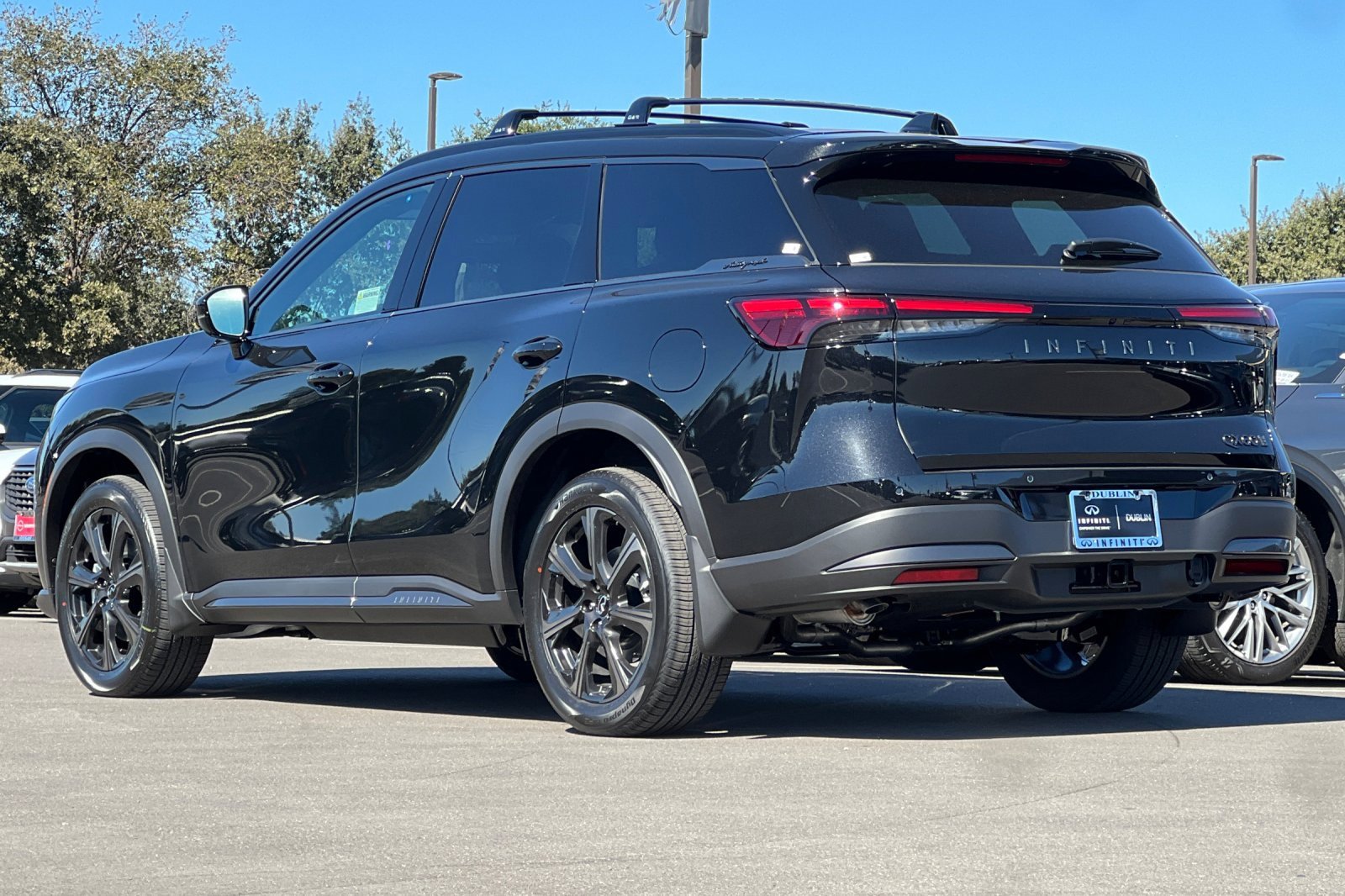 New 2026 INFINITI QX60 Autograph w/ Dark Cargo Package image 3