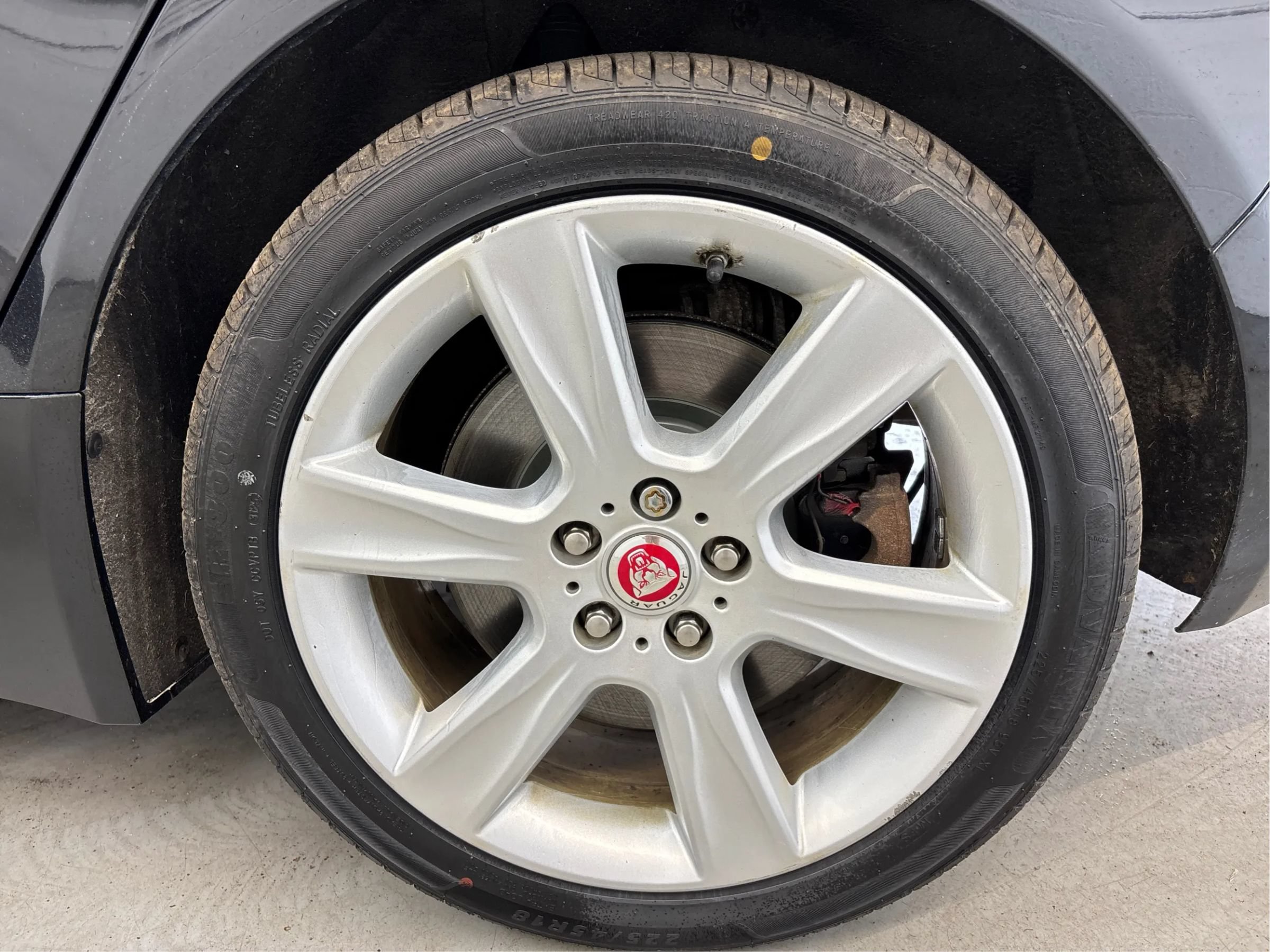 Used 2018 Jaguar XE Prestige AWD/4WD image 30