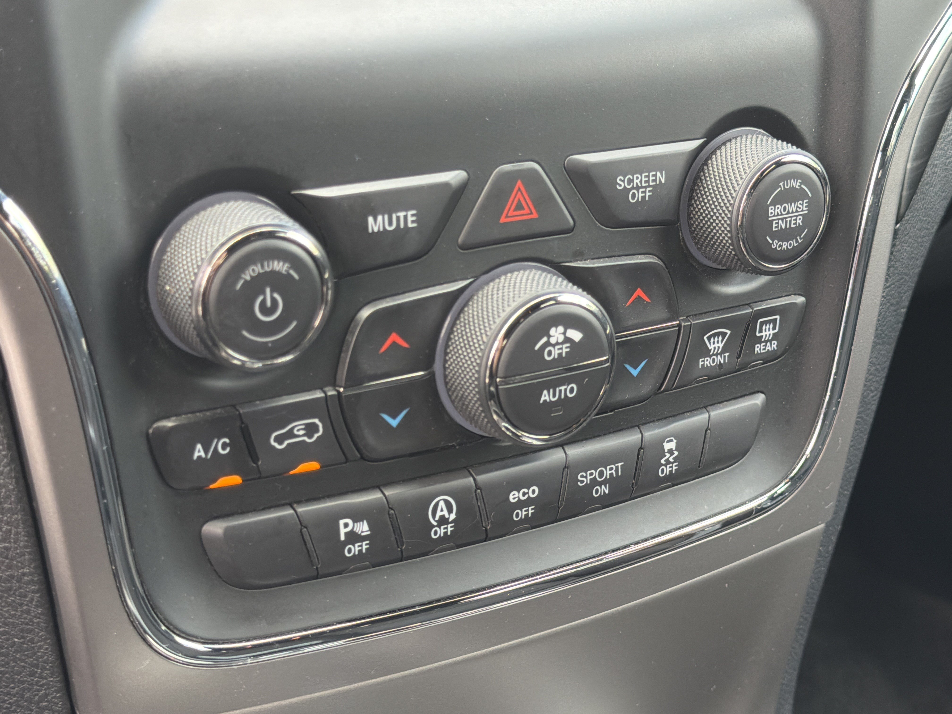 Used 2021 Jeep Grand Cherokee Laredo RWD image 35