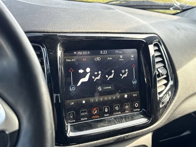 Used 2018 Jeep Compass Limited w/ Navigation Group AWD/4WD image 21