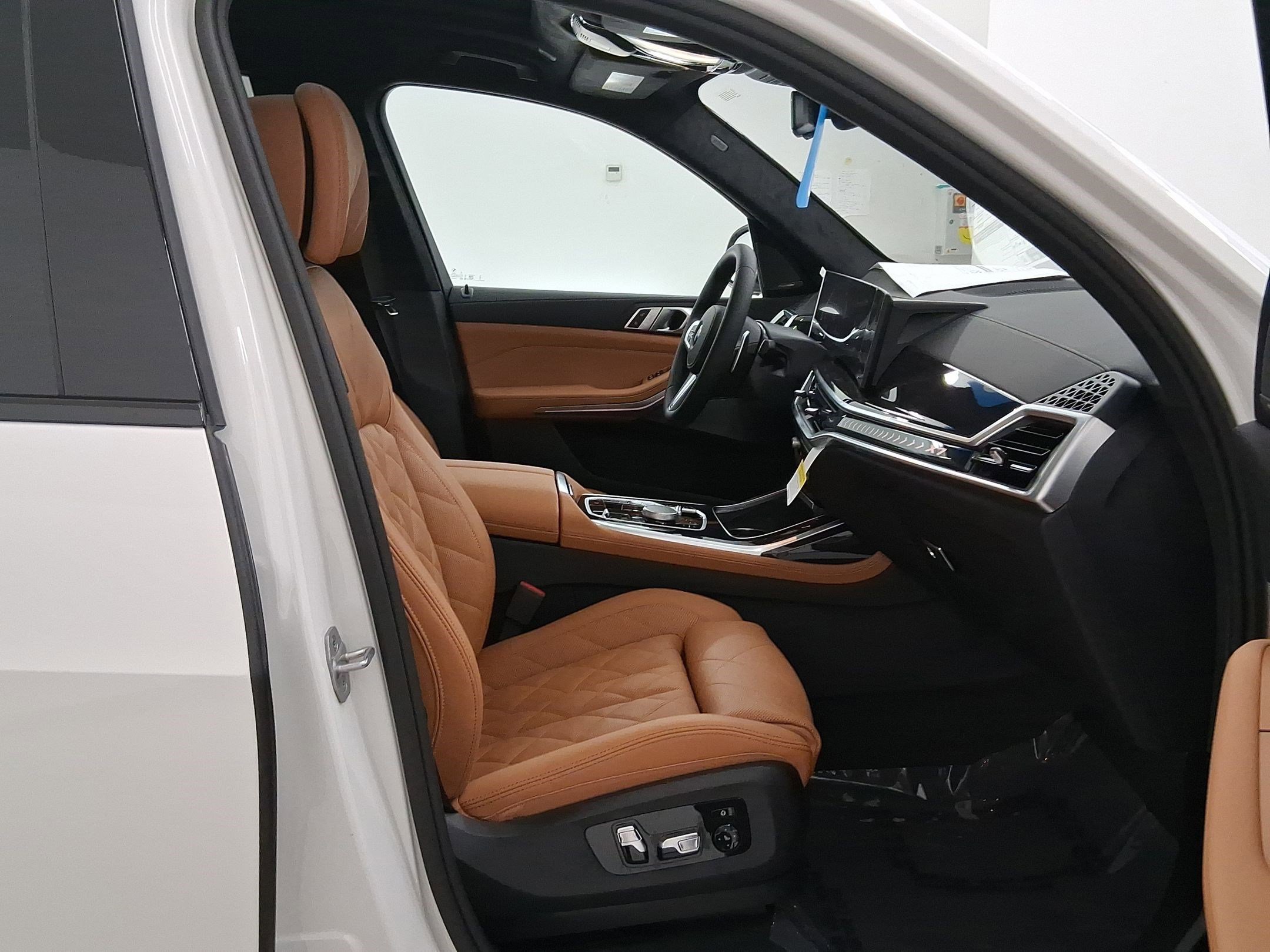 New 2026 BMW X7 xDrive40i w/ M Sport Package image 31