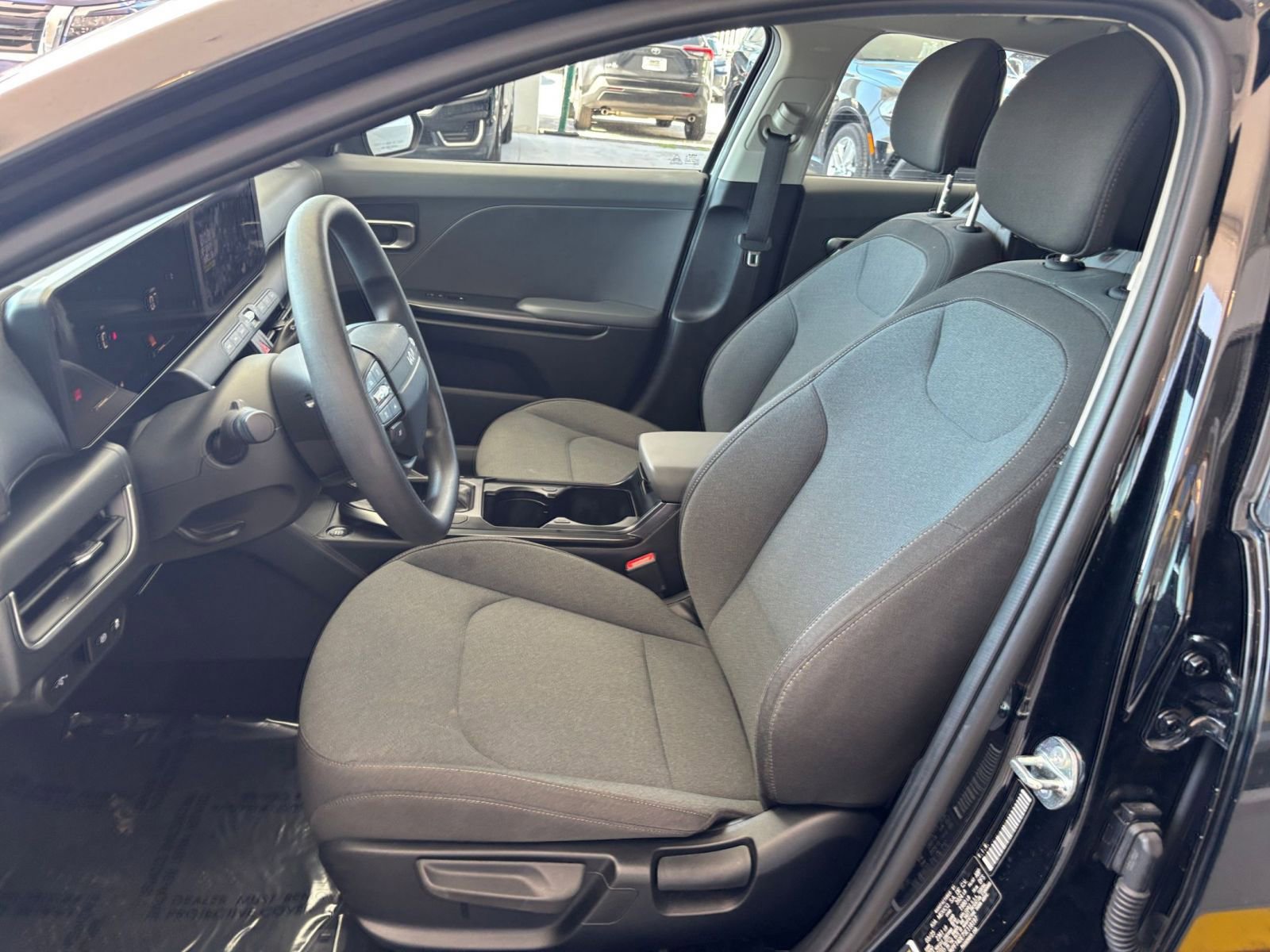 Used 2025 Kia K4 FWD image 38