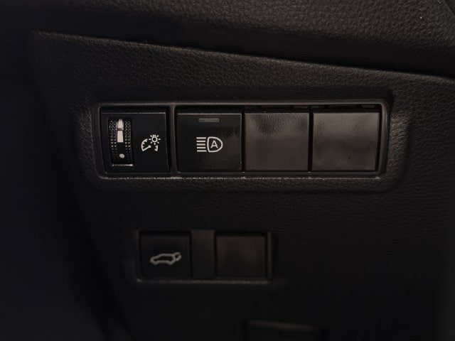 Used 2024 Toyota Corolla Cross XLE w/ Convenience Package FWD image 22