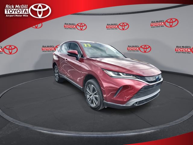 Used 2023 Toyota Venza LE AWD/4WD image 2