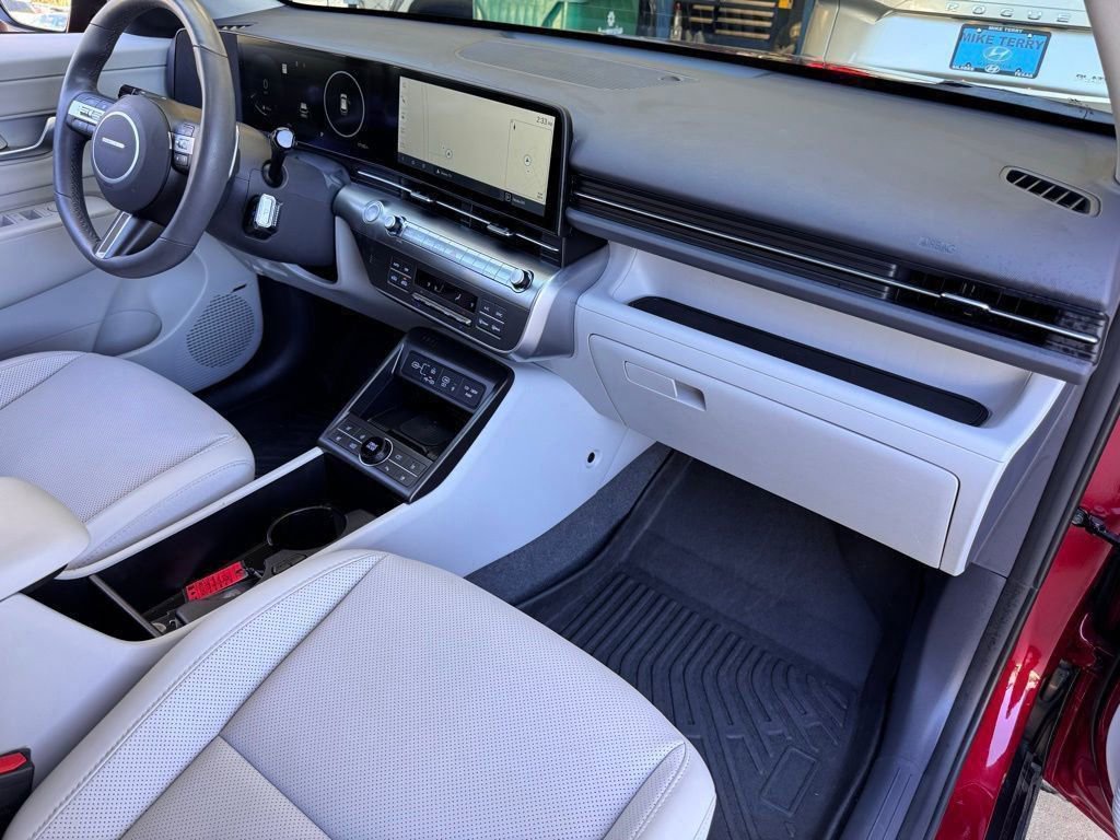 Used 2025 Hyundai Kona Limited image 20