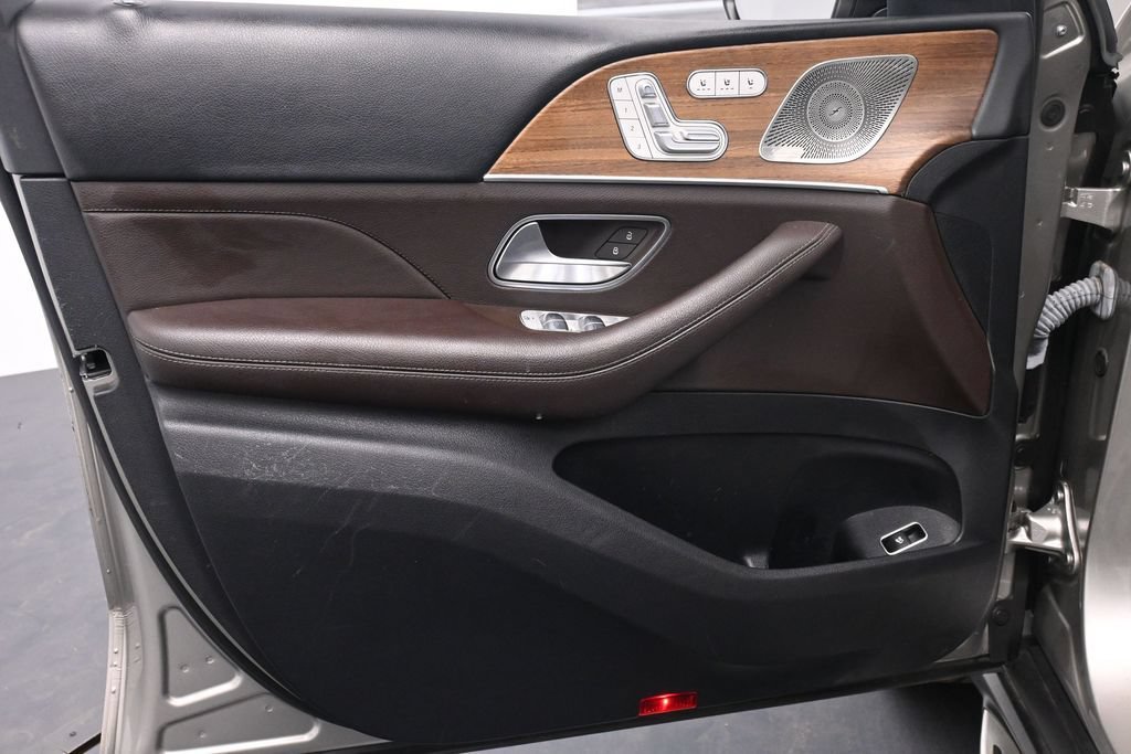 Used 2022 Mercedes-Benz GLS 450 4MATIC image 13