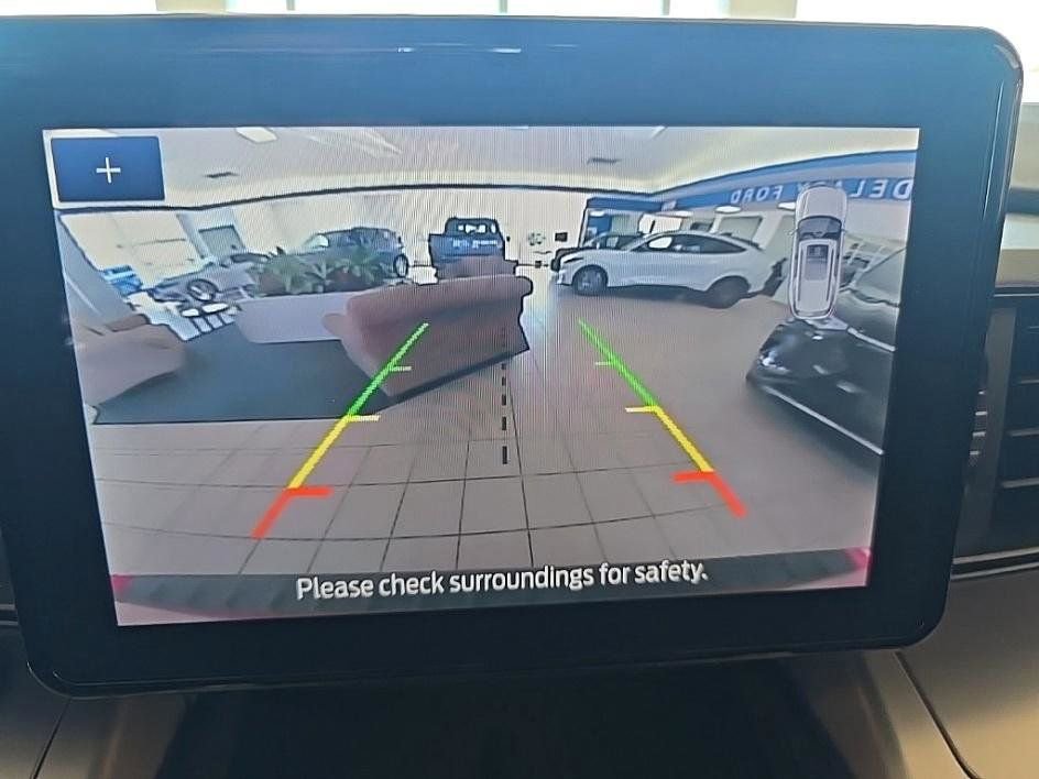 Used 2024 Ford Explorer XLT w/ Class IV Trailer Tow Package image 18