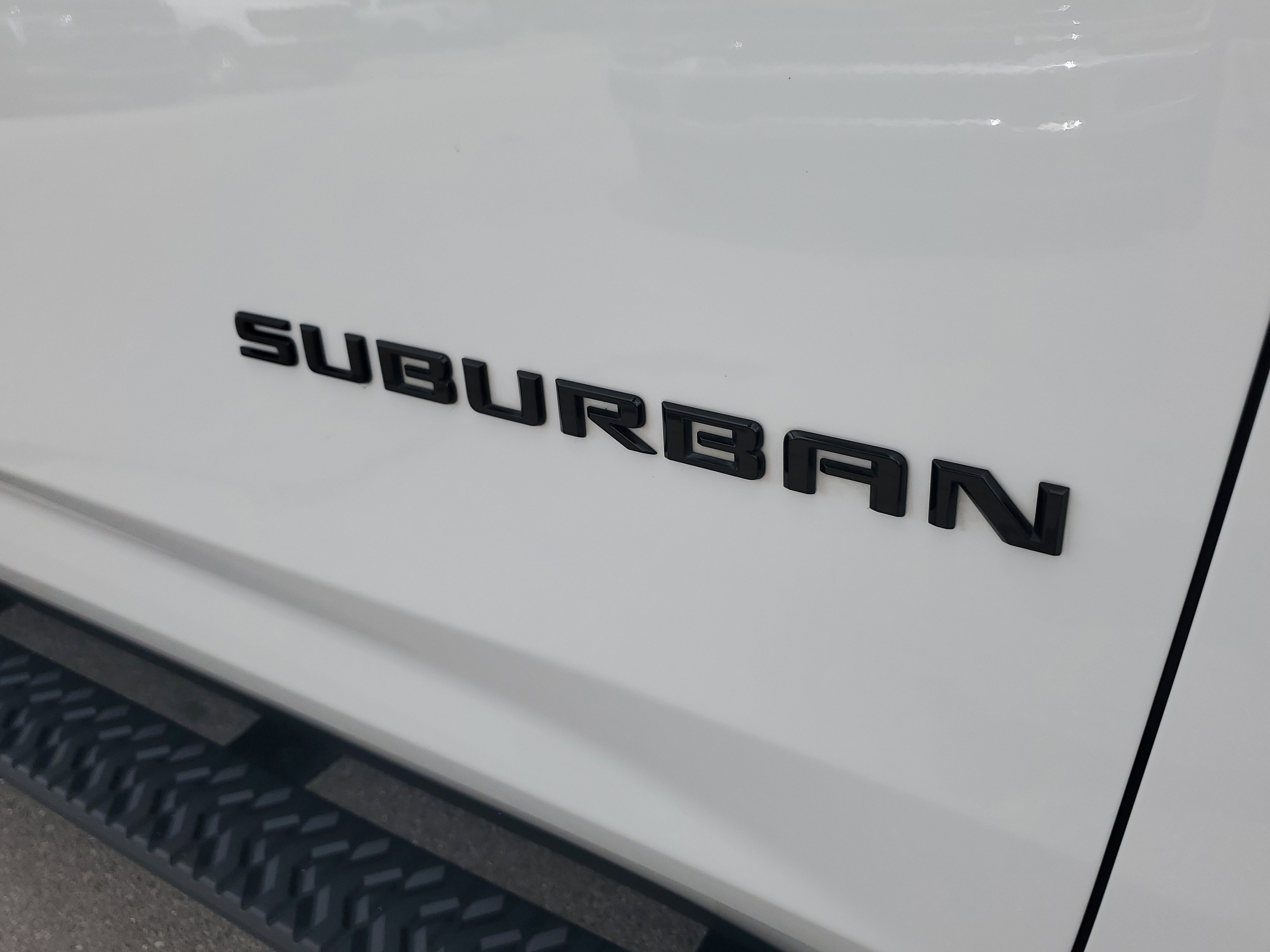 Used 2023 Chevrolet Suburban Z71 w/ Luxury Package AWD/4WD image 32