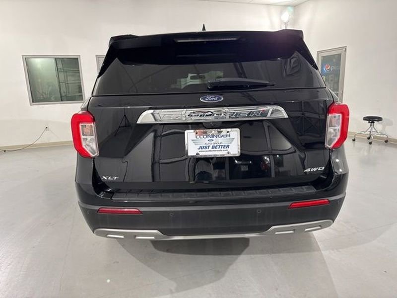 Used 2022 Ford Explorer XLT w/ Equipment Group 202A image 10
