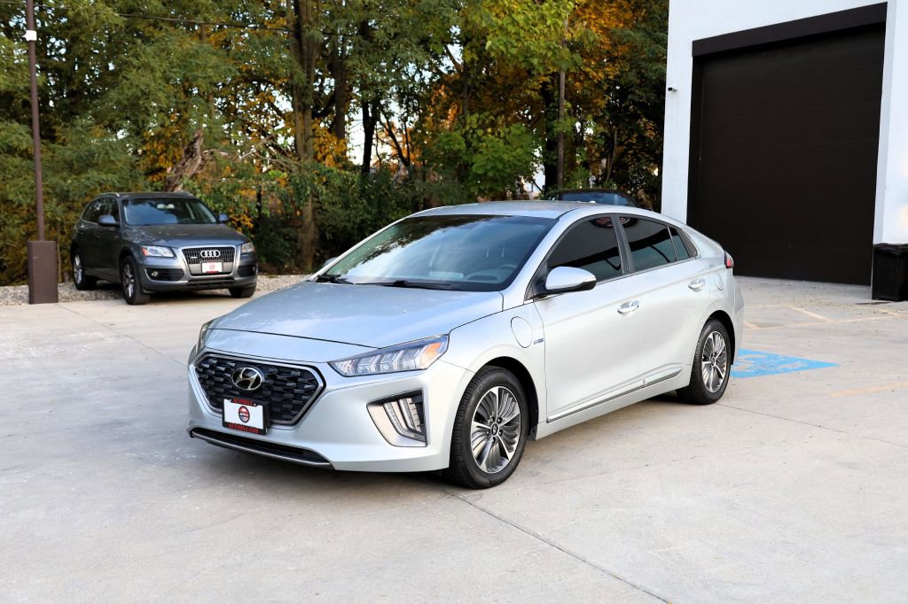 Used 2020 Hyundai Ioniq SEL image 3