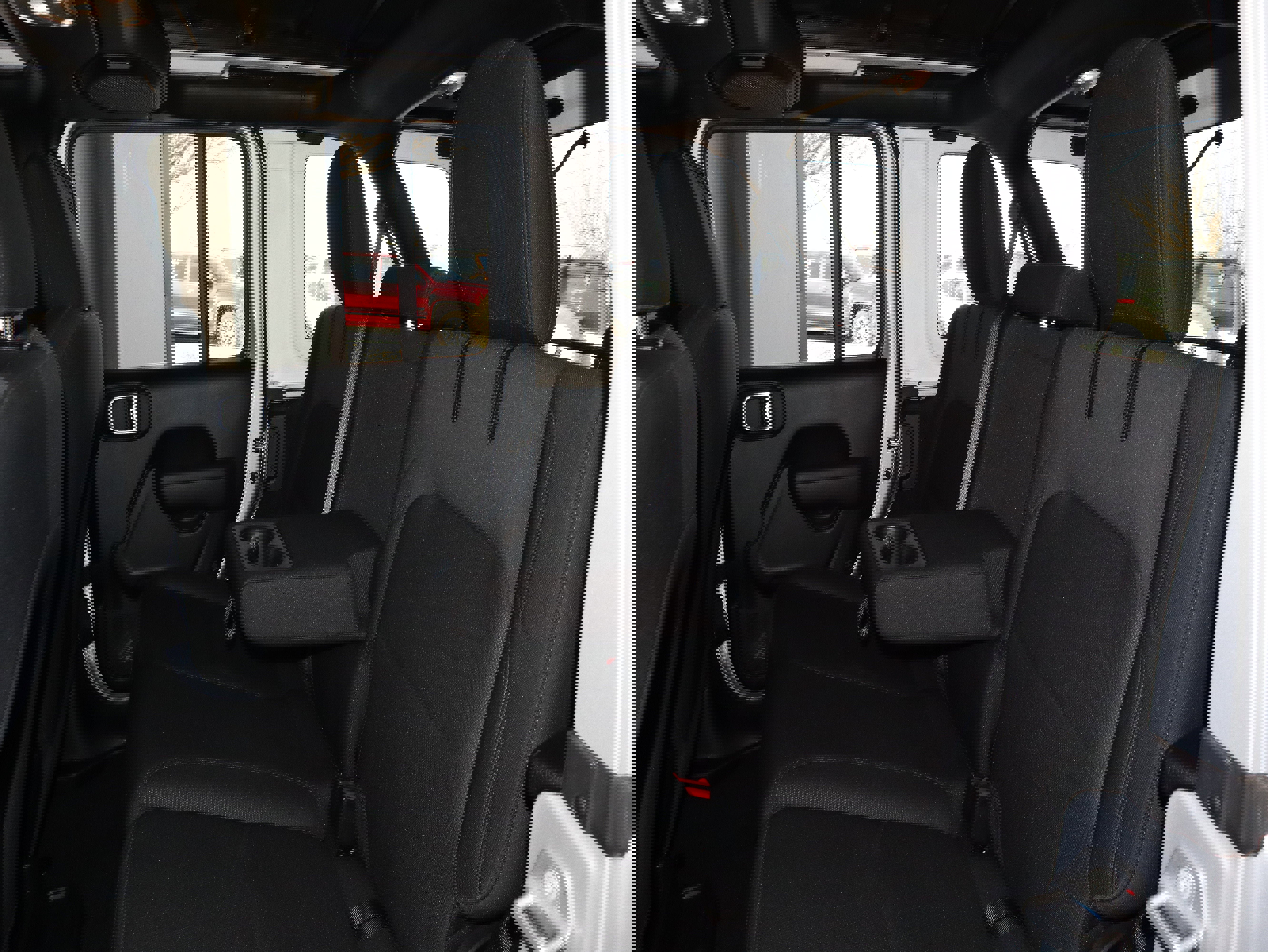 Used 2023 Jeep Wrangler Unlimited w/ Sun & Screen Package image 36