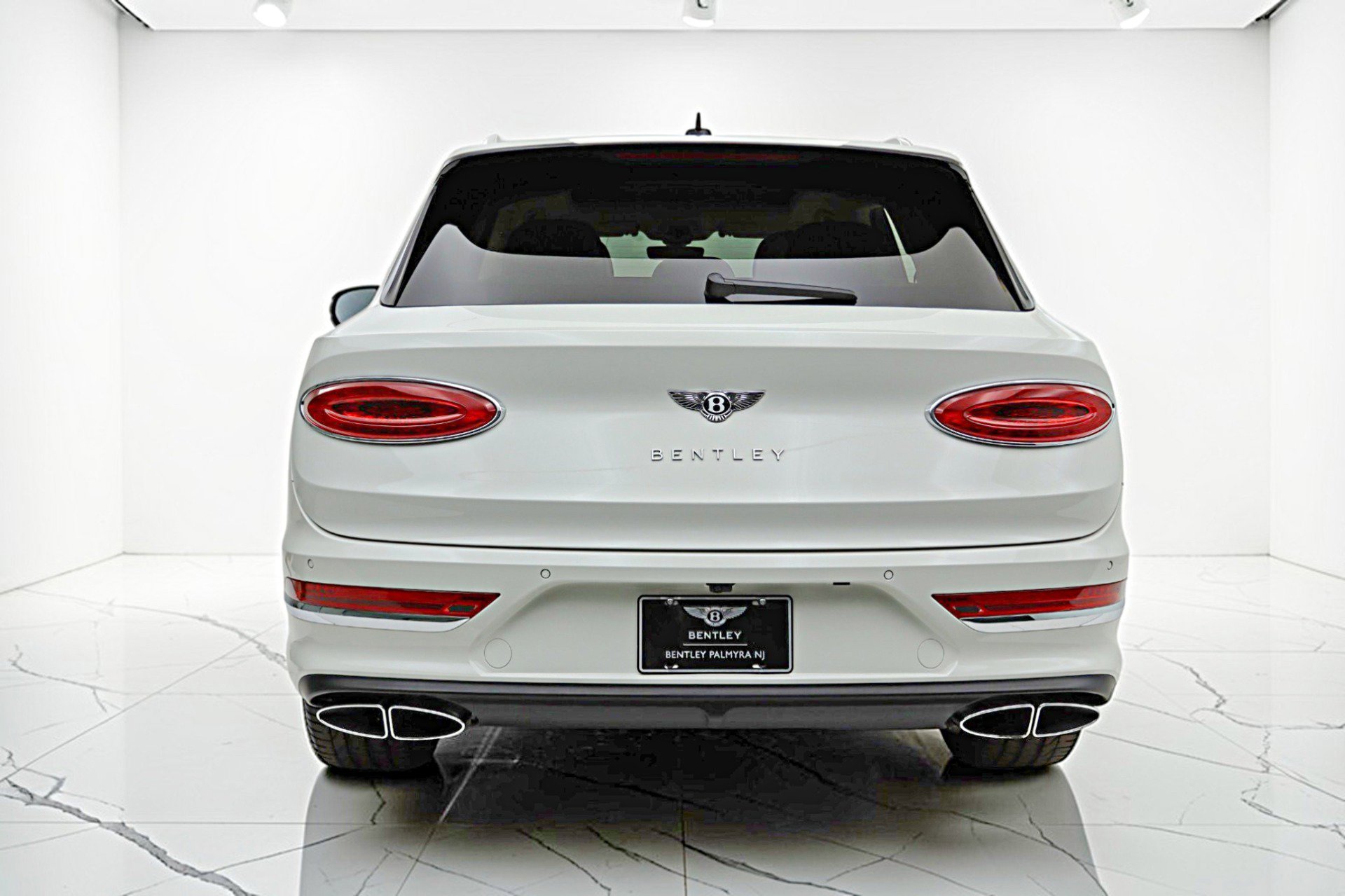 Used 2024 Bentley Bentayga image 10