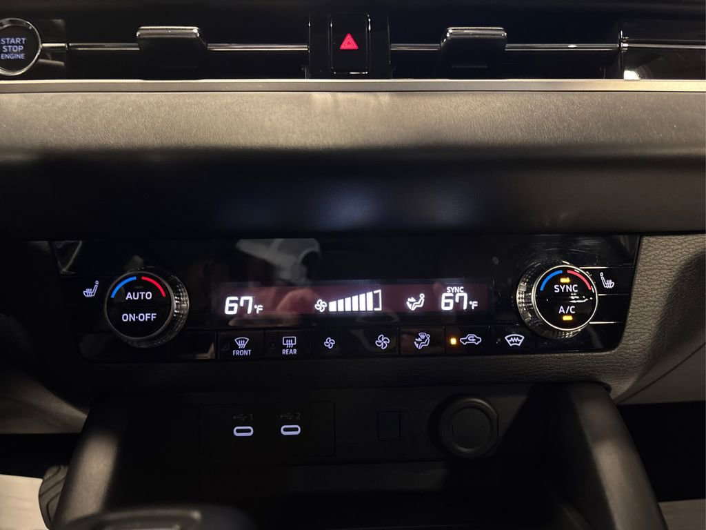 Used 2025 Mitsubishi Outlander SE image 32