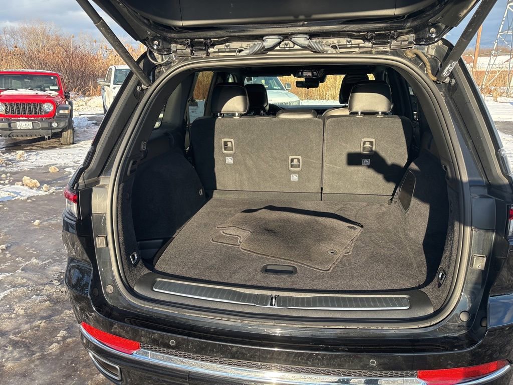 Certified 2023 Jeep Grand Cherokee Overland w/ Luxury Tech Group IV image 18