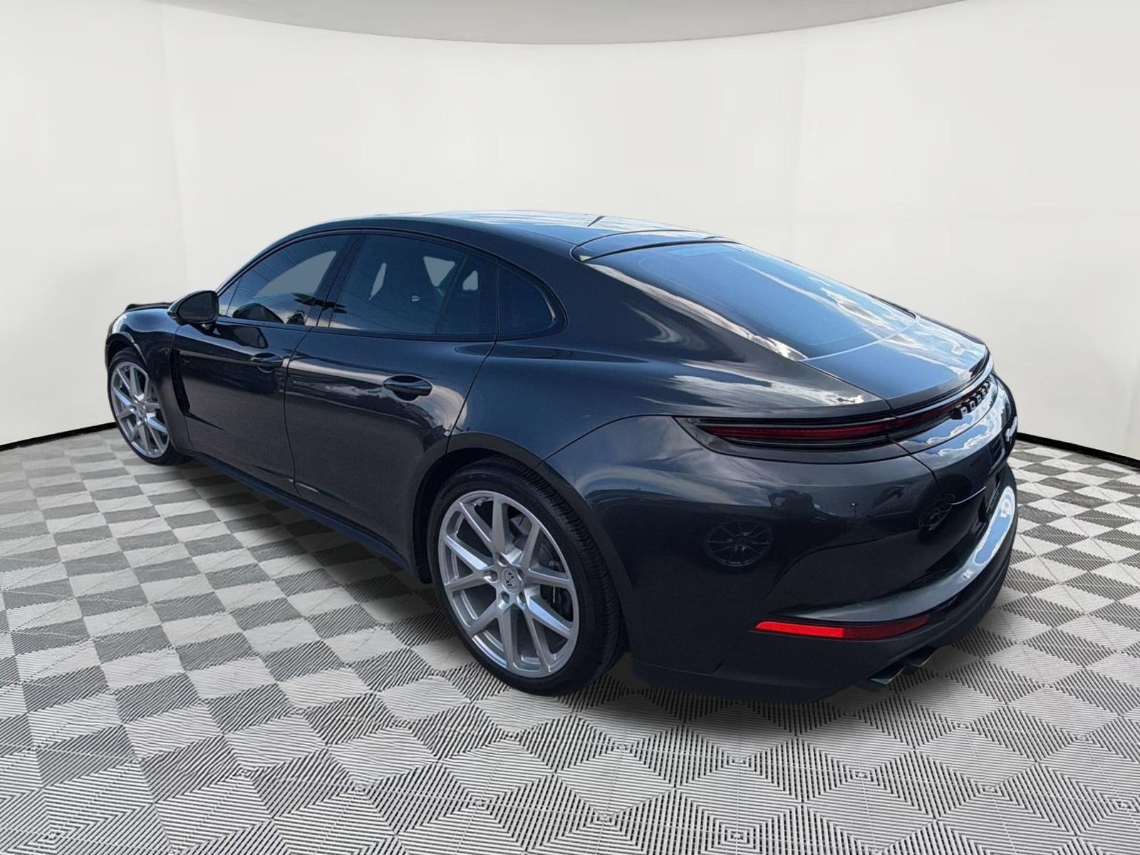 Certified 2024 Porsche Panamera RWD image 3