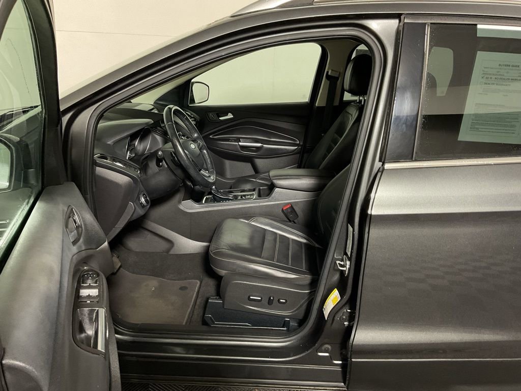 Used 2017 Ford Escape Titanium image 17